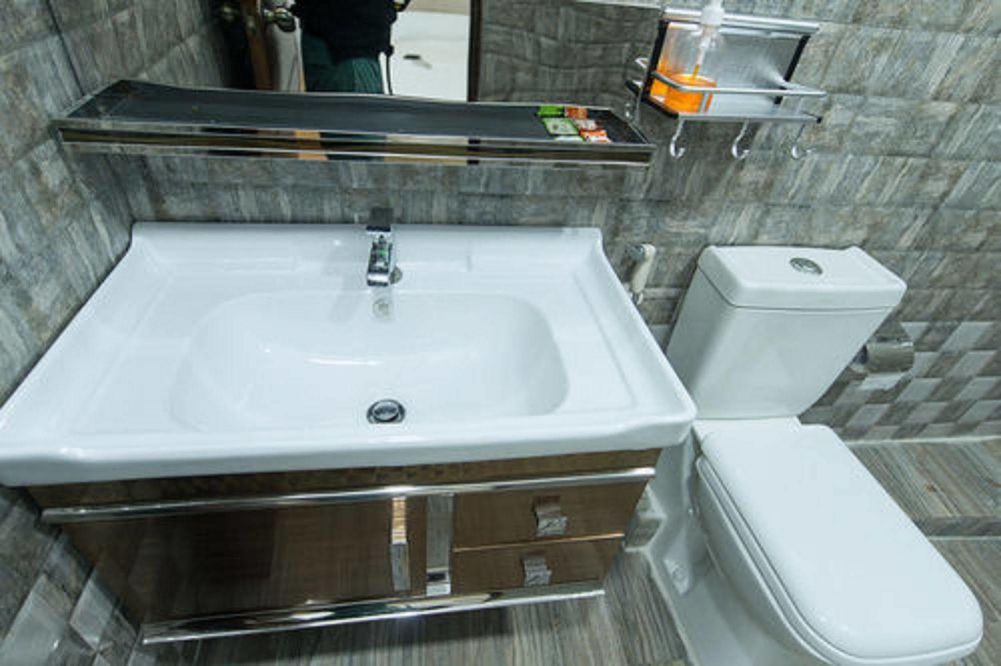 Metro City Hotel Colombo Kültér fotó