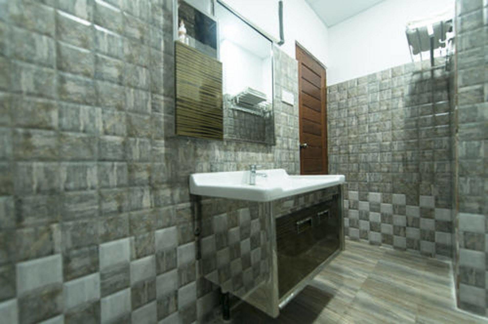Metro City Hotel Colombo Kültér fotó